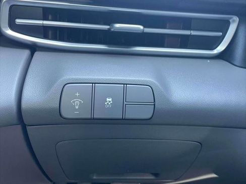 Certified 2025 Hyundai Elantra Sport FWD image 18