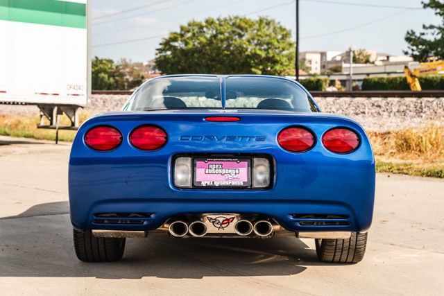Used 2003 Chevrolet Corvette Coupe w/ Preferred Equipment Group RWD image 17