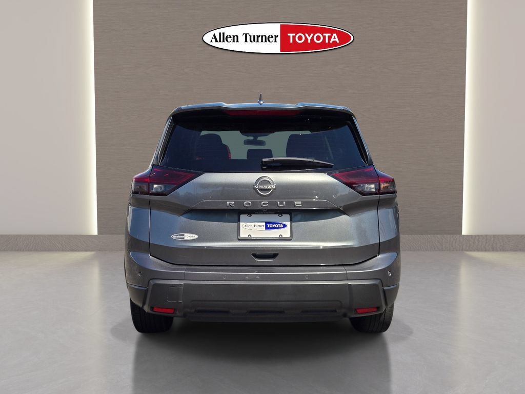 Used 2025 Nissan Rogue SV FWD image 7