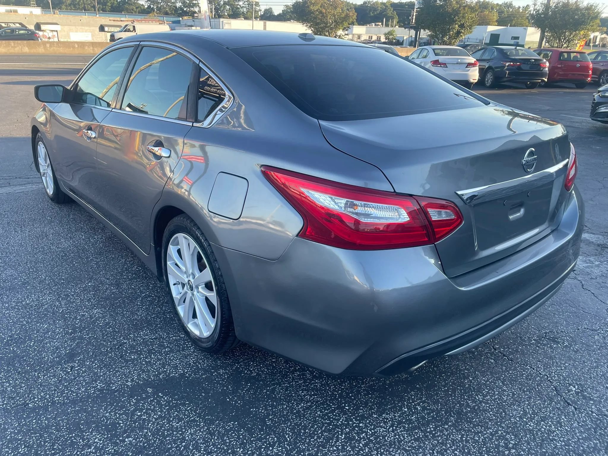 Used 2017 Nissan Altima 2.5 SV FWD image 7