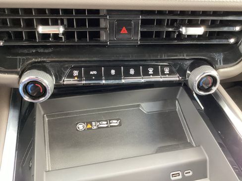 Used 2026 Chevrolet Tahoe LT AWD/4WD image 25