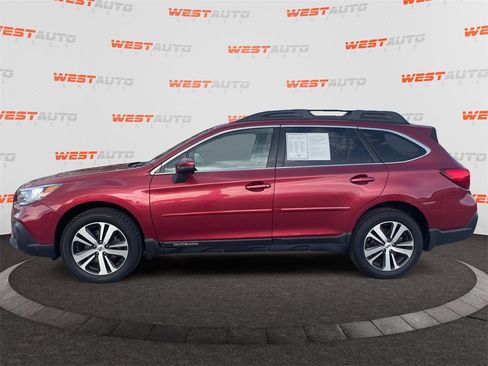 Used 2018 Subaru Outback 3.6R Limited image 2