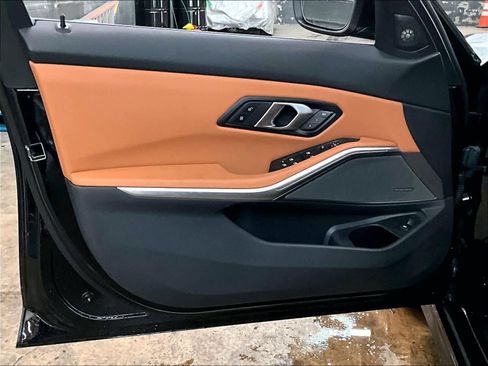 Certified 2025 BMW 330i Sedan image 24