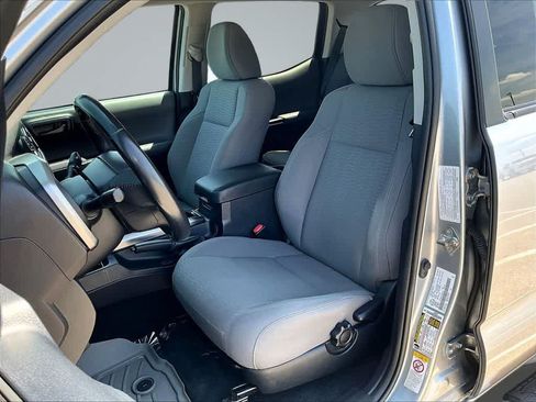 Used 2019 Toyota Tacoma SR5 AWD/4WD image 23