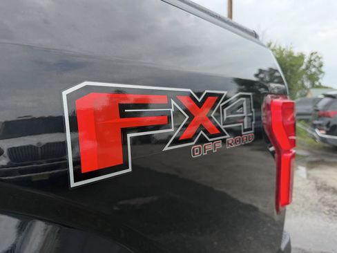 Used 2018 Ford F150 XLT w/ Equipment Group 302A Luxury AWD/4WD image 11