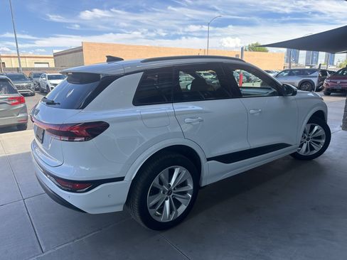 Used 2025 Audi Q6 e-tron Premium w/ Convenience Package RWD image 3