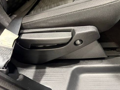 Used 2022 Nissan Pathfinder SV image 24