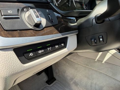 Used 2013 BMW 528i xDrive Sedan AWD/4WD image 22
