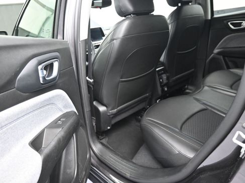 Used 2022 Jeep Compass Latitude AWD/4WD image 24