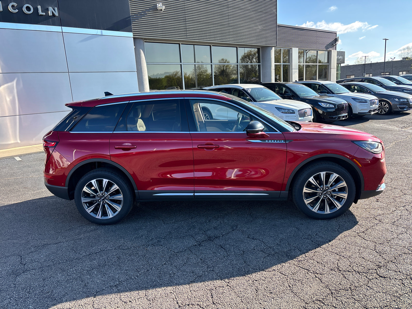 Certified 2022 Lincoln Corsair Reserve w/ Equipment Group 201A AWD/4WD image 8