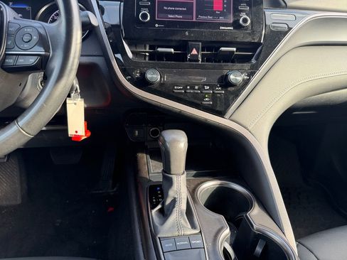 Used 2023 Toyota Camry SE w/ Blackout Package (TMS) image 11