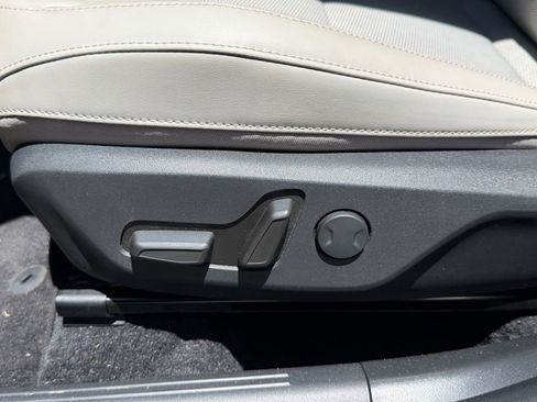 Certified 2023 Kia Niro EX FWD image 10