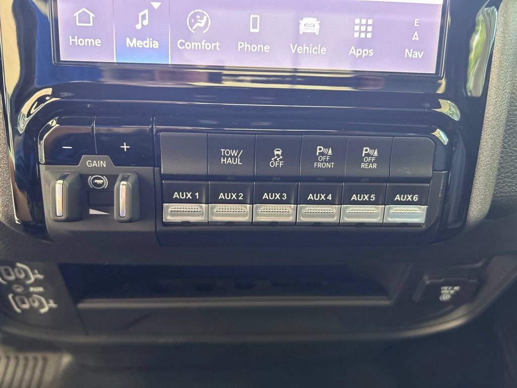 Used 2025 RAM 3500 Tradesman AWD/4WD image 42