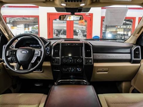 Used 2021 Ford F250 XLT w/ XLT Premium Package AWD/4WD image 15