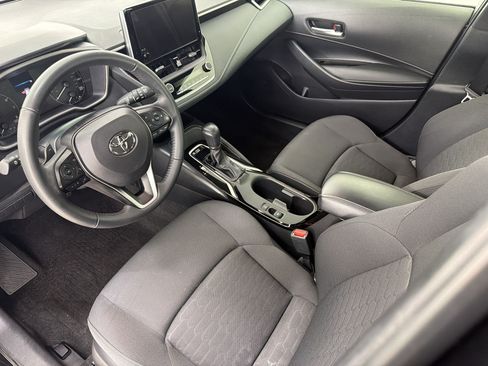 Used 2025 Toyota Corolla SE FWD image 4