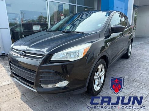 Used 2015 Ford Escape SE FWD image 1