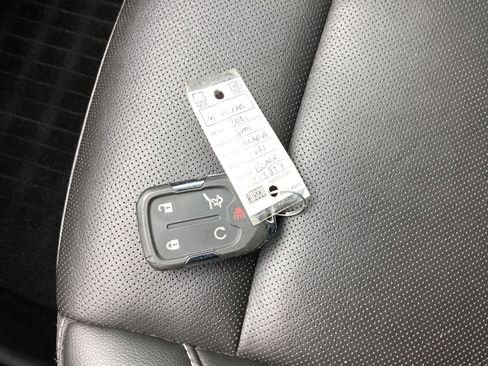 Used 2021 GMC Acadia SLT w/ Elevation Edition image 24