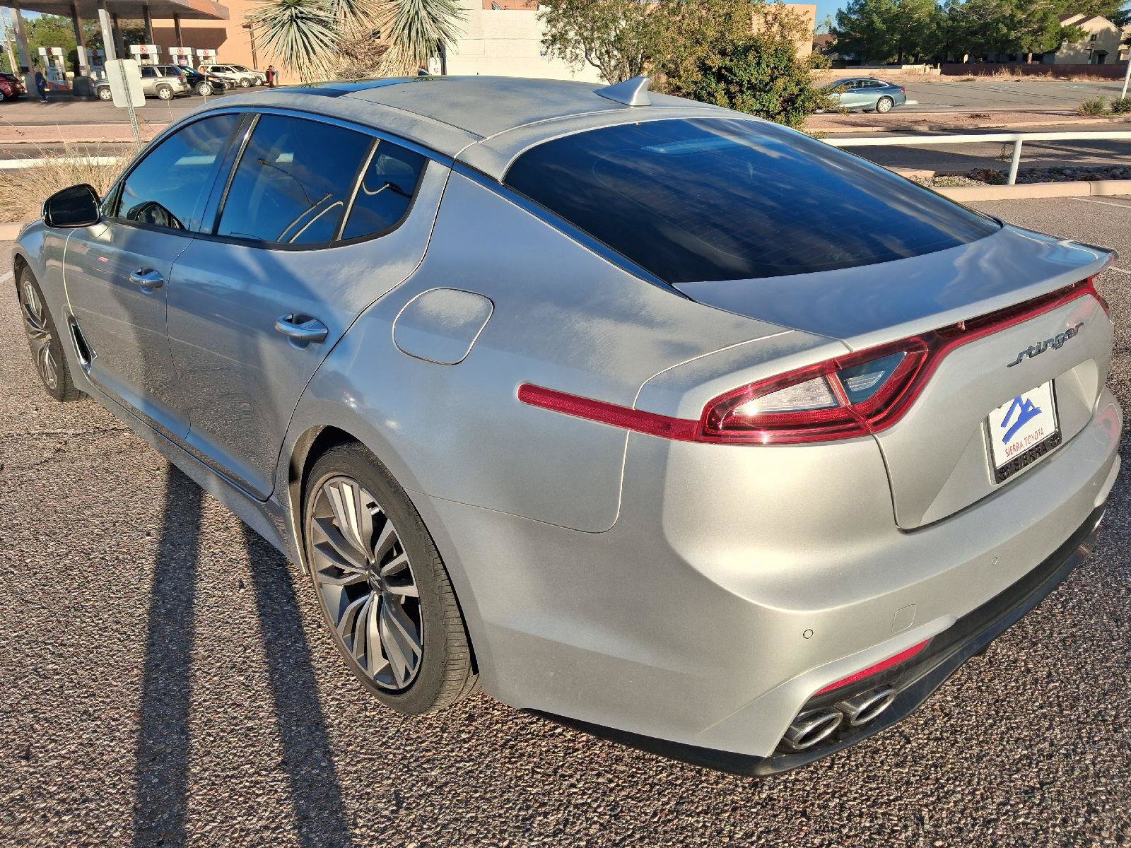 Used 2018 Kia Stinger Premium RWD image 3