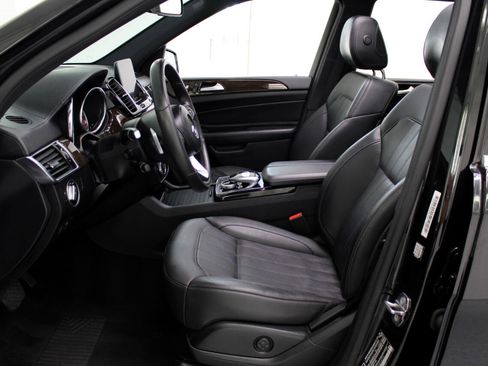 Used 2018 Mercedes-Benz GLS 450 4MATIC w/ Premium Package image 33