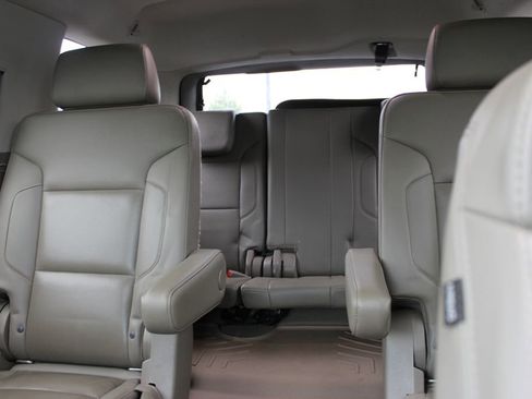 Used 2018 GMC Yukon SLT w/ Open Road Package AWD/4WD image 13