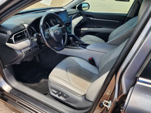 Used 2021 Toyota Camry SE FWD image 14