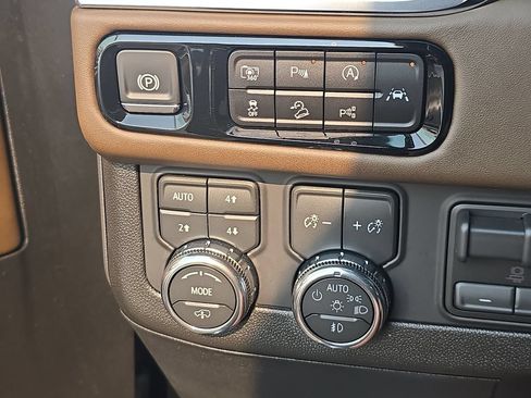 Certified 2026 GMC Yukon XL Denali Ultimate AWD/4WD image 20