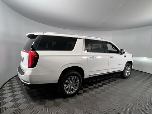 Used 2025 GMC Yukon XL Denali image 5