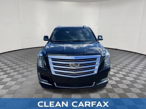 Used 2018 Cadillac Escalade Platinum AWD/4WD image 2