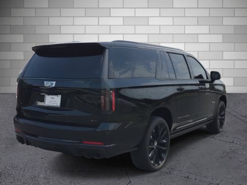Certified 2025 Cadillac Escalade ESV V w/ LPO, ONYX Package AWD/4WD image 5