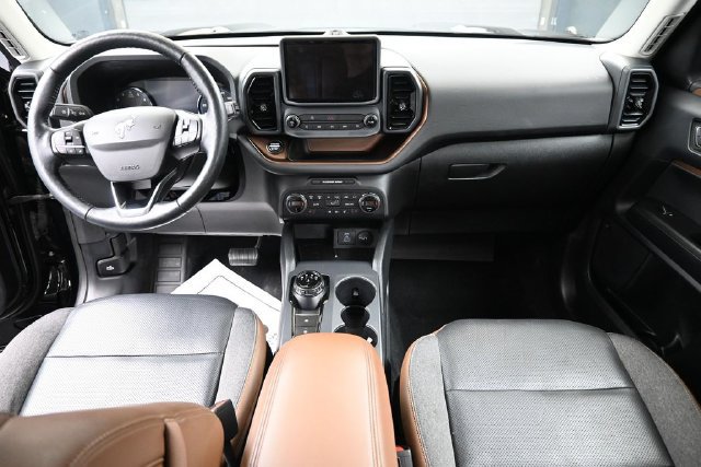 Used 2021 Ford Bronco Sport Outer Banks w/ Outer Banks Package (96D) AWD/4WD image 18
