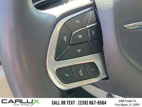 Used 2023 Chrysler Pacifica Touring-L FWD image 25