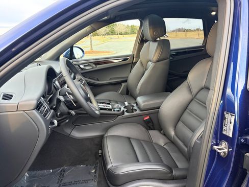 New 2026 Porsche Macan image 5