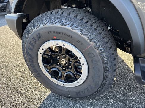 New 2025 Ford Bronco Outer Banks w/ Sasquatch Package image 11