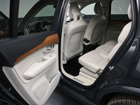 Used 2021 Volvo XC90 T8 Inscription Expression w/ Protection Package Premier image 11