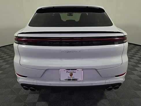 Used 2025 Porsche Cayenne S AWD/4WD image 6