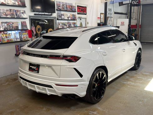 Used 2020 Lamborghini Urus AWD/4WD image 6
