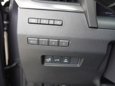 Used 2024 Lexus GX 550 w/ Cold Area Package AWD/4WD image 21