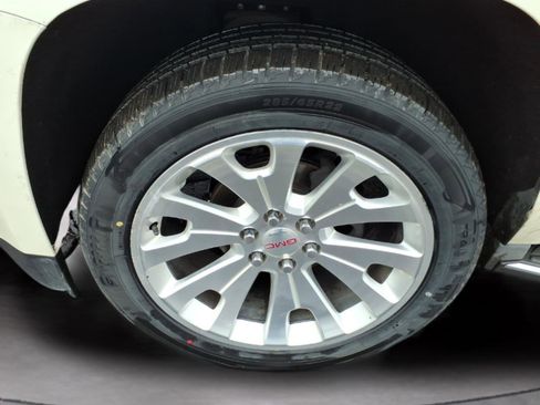 Used 2015 GMC Yukon XL SLT w/ Open Road Package image 11