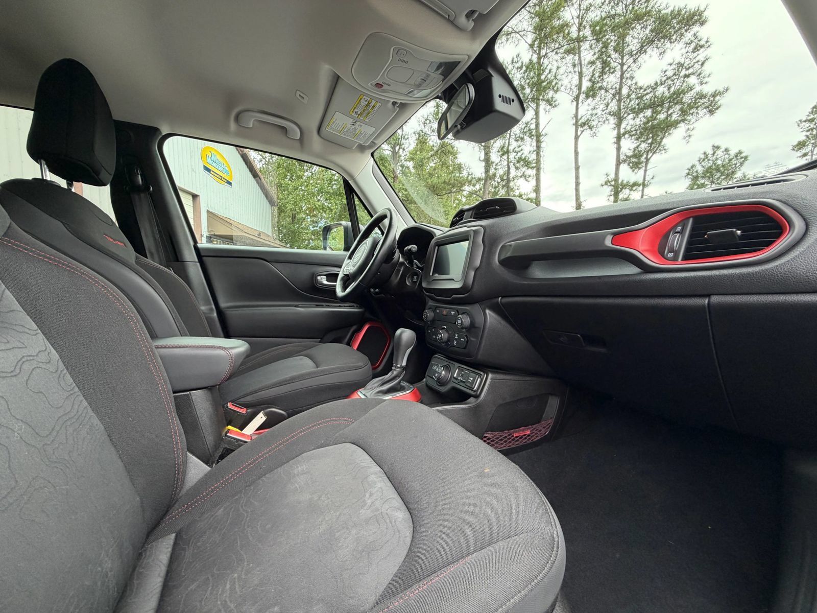 Used 2020 Jeep Renegade Trailhawk w/ Cold Weather Group AWD/4WD image 19