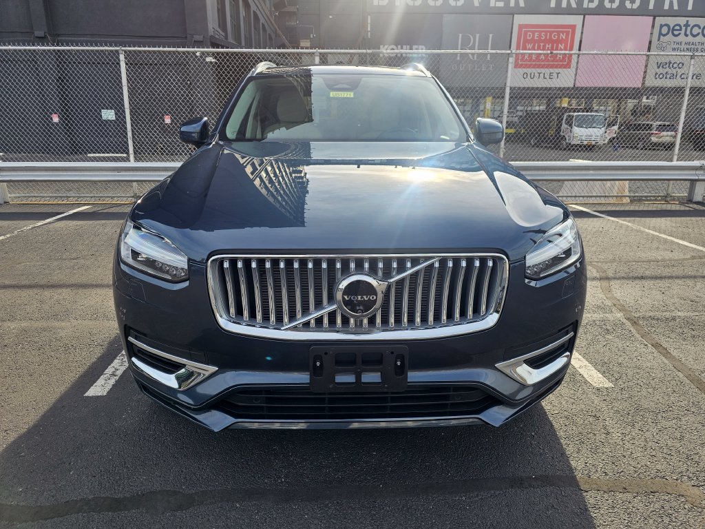 Certified 2025 Volvo XC90 T8 Plus w/ Protection Package Premier AWD/4WD image 26