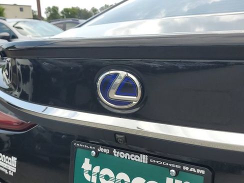 Used 2021 Lexus ES 300h Ultra Luxury w/ Accessory Package FWD image 7