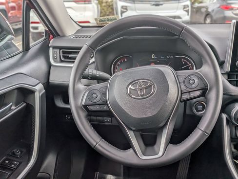 Used 2023 Toyota RAV4 XLE Premium image 20