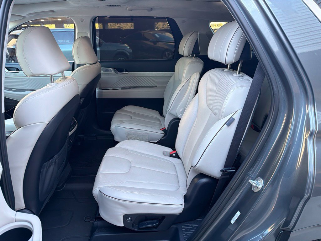 Used 2023 Hyundai Palisade Calligraphy FWD image 16