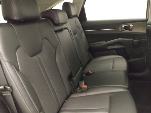 Used 2022 Kia Sorento S image 19