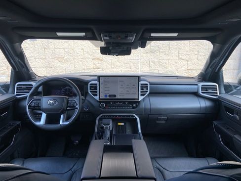 Used 2024 Toyota Sequoia Platinum image 19