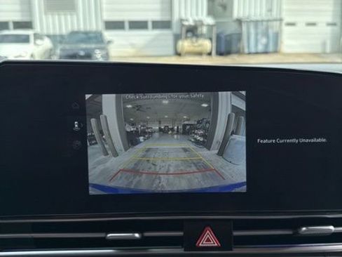 Used 2024 Hyundai Elantra SEL image 16