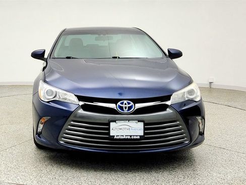 Used 2017 Toyota Camry LE FWD image 2