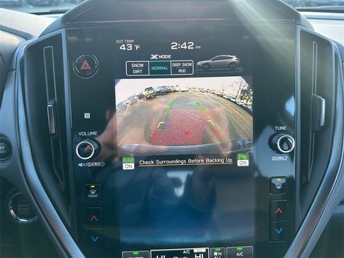 Certified 2025 Subaru Crosstrek 2.5i Limited w/ Crosstrek Mirror Package image 22