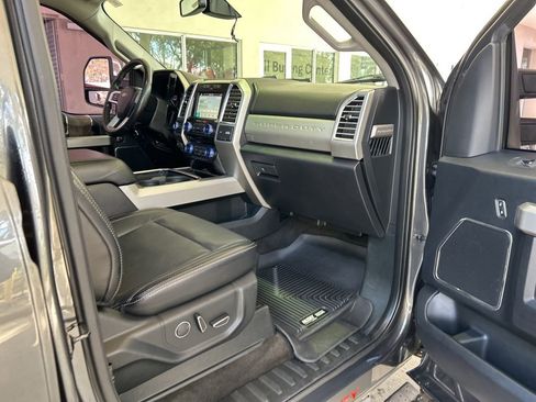 Used 2017 Ford F250 Lariat w/ Lariat Ultimate Package image 26