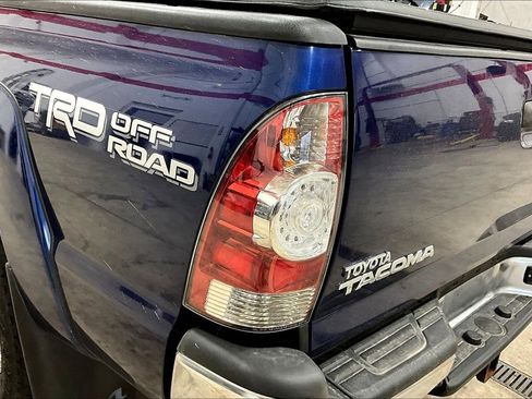 Used 2015 Toyota Tacoma 4x4 Double Cab w/ TRD Off-Road Package image 27